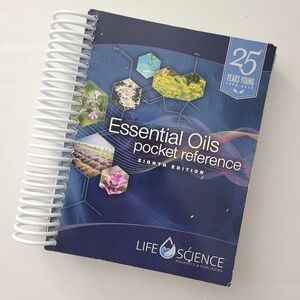 Essential Oils Pocket Reference Book